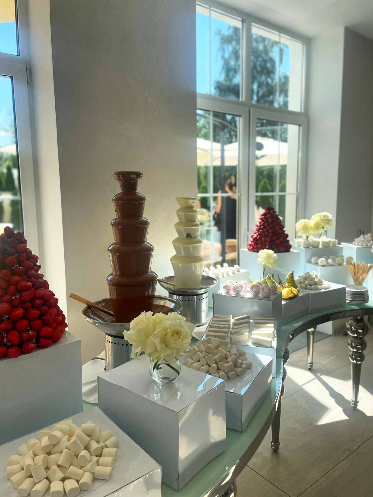 Party Landing hero gallery photo 3