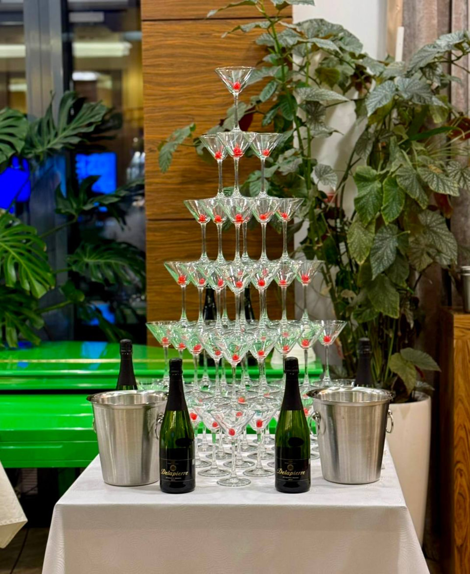 Пирамида из шампанского — фото 2