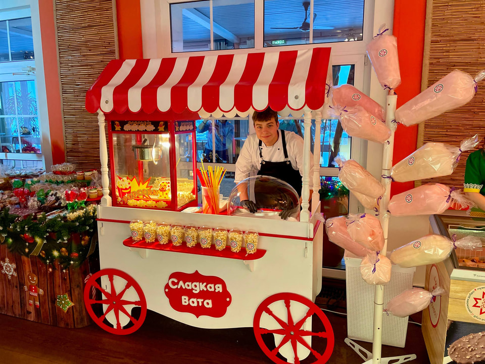 Сладкая станция с попкорном и сахарной ватой